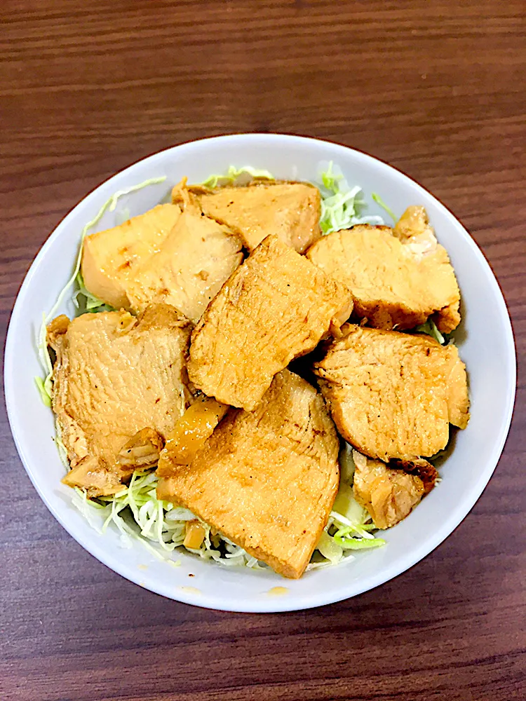 鶏胸肉チャーシュー丼|とっしぃさん