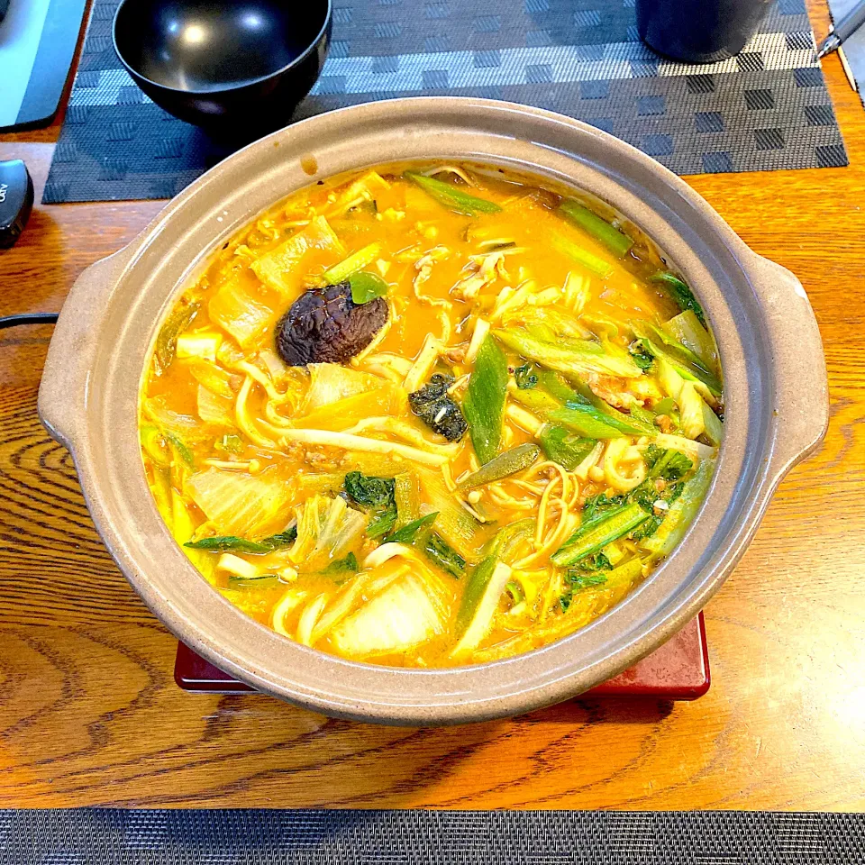 胡麻味噌坦々鍋で、煮込みうどん|yakinasuさん