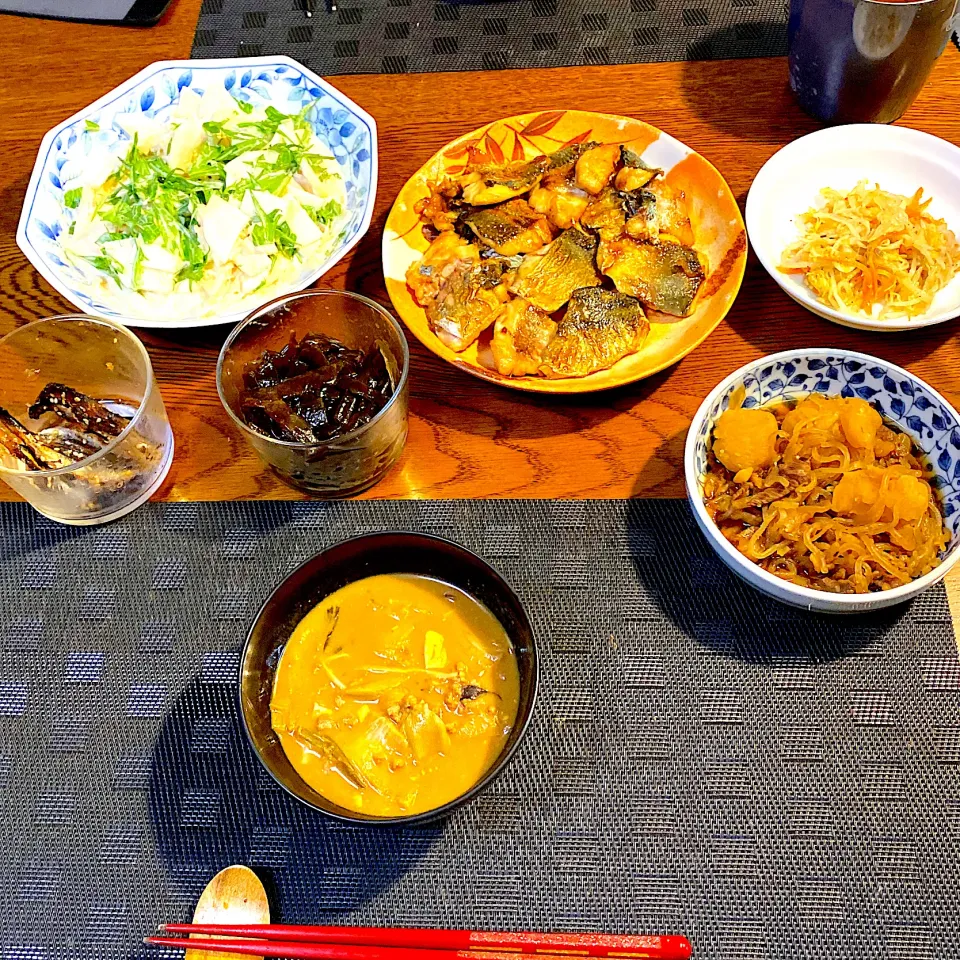 鯵の蒲焼き、蕪とサラダチキンと水菜の醤油マヨサラダ、もやしのナムル、常備菜|yakinasuさん