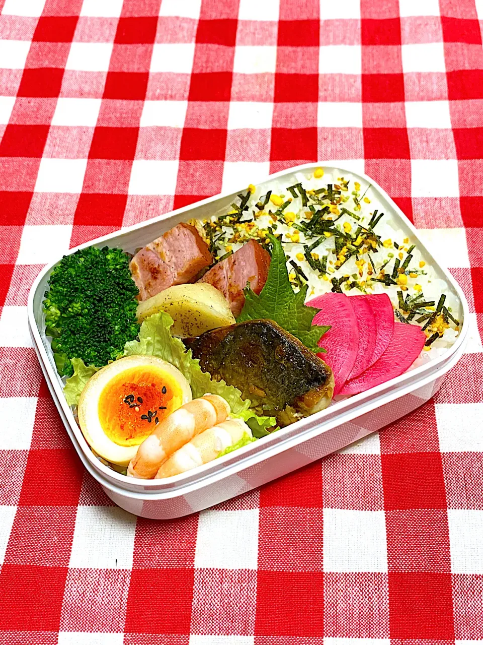 息子のお弁当(強制～冷蔵庫にある物で😁)|かあたんさん