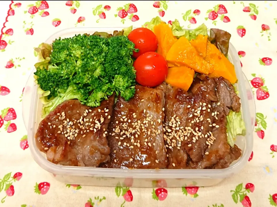 焼肉のっけ弁当❤️|みちゅあしさん