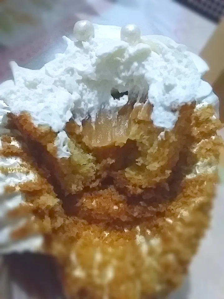 CupCake Recheado com doce de Leite|Lorenaさん