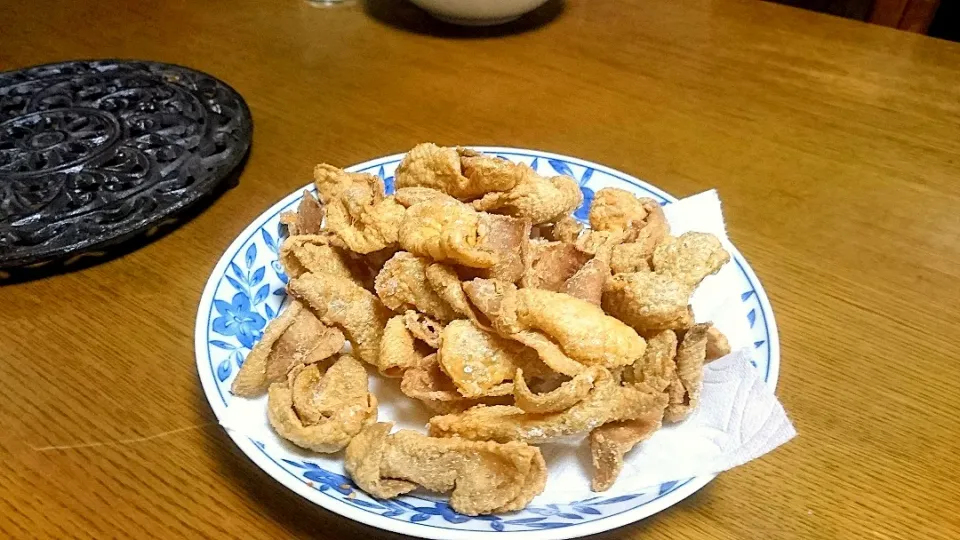 Snapdishの料理写真:鶏皮唐揚げ|Akiko Nakamotoさん