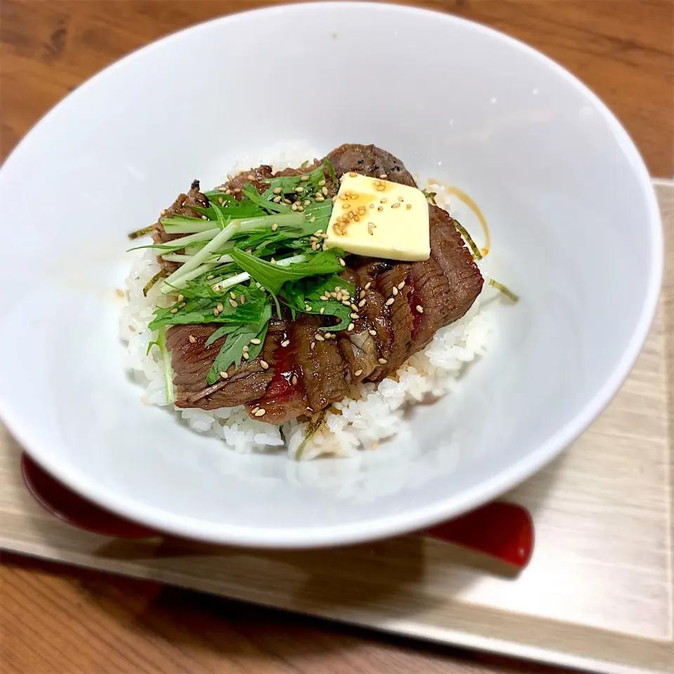 ジンギスカンステーキ丼|米さん