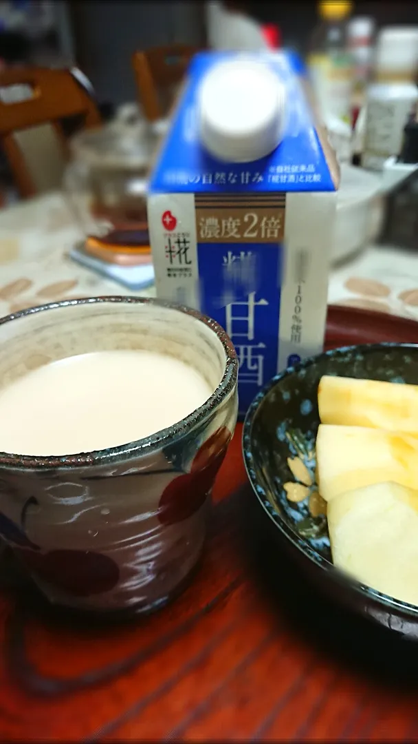 食後のデザートに甘酒とりんご|ユミさん