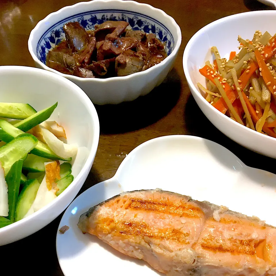 鮭塩麹焼き、きんぴら、鶏レバー甘辛煮|ゆうこさん