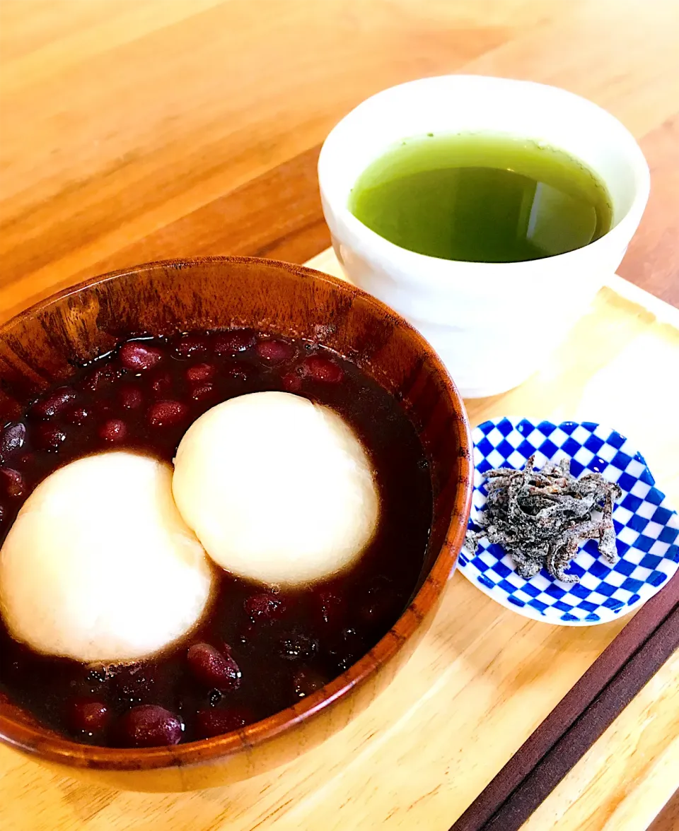 今日のお家で子どもとランチは                    熱々のお汁粉✨|ミッチ☆ママさん