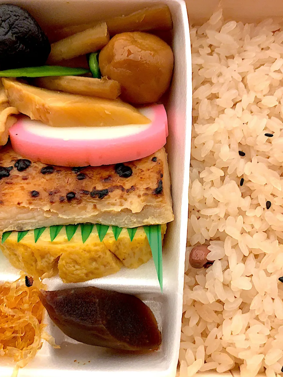 Snapdishの料理写真:赤飯弁当2番|山内博之さん