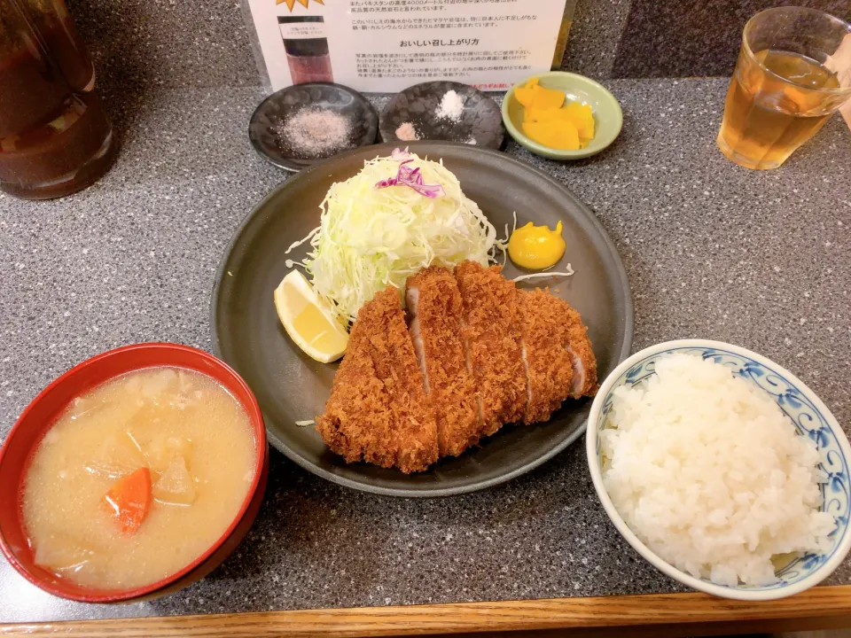 上ロースカツ定食|chan mitsuさん