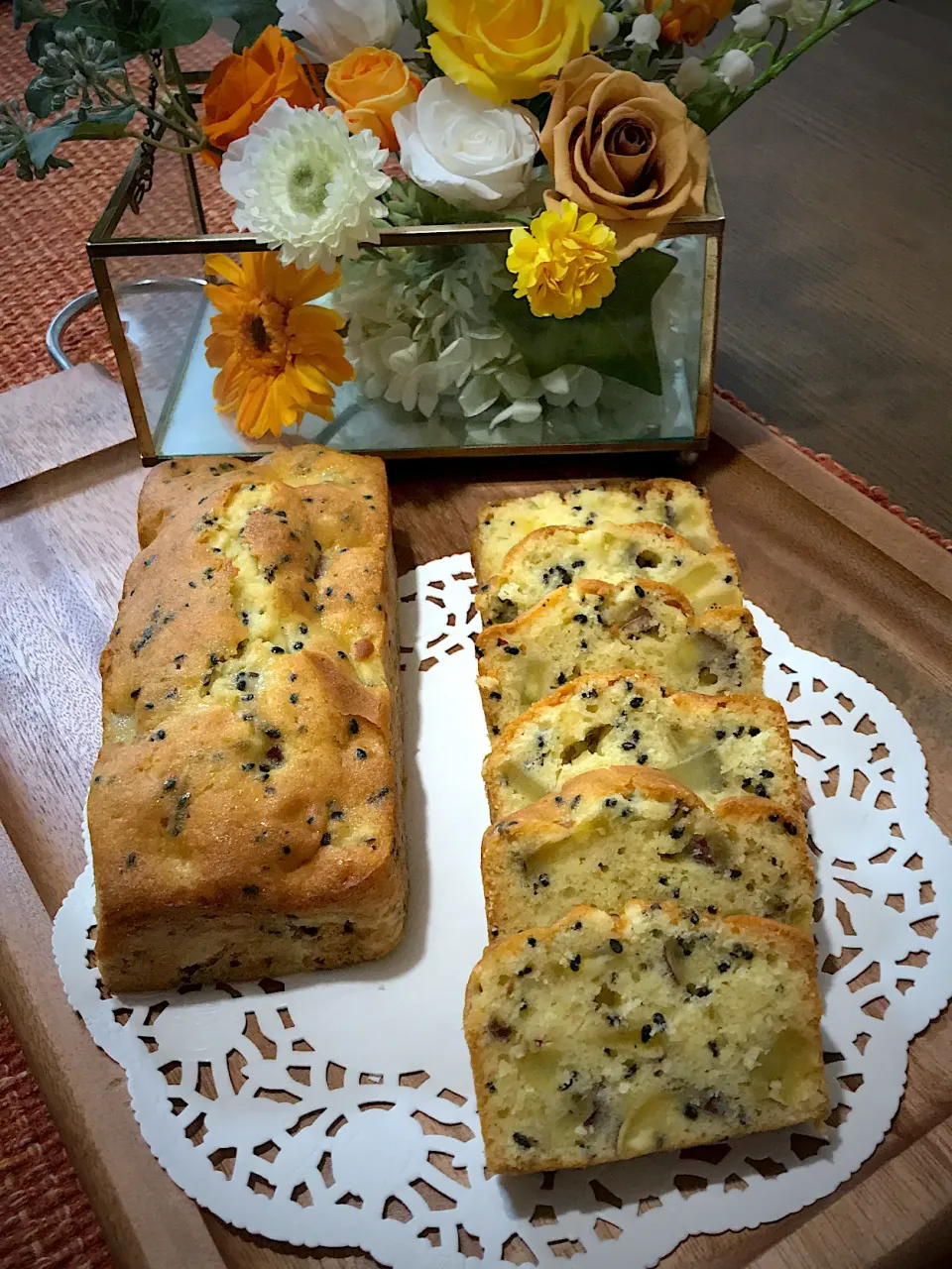 マダム とんちんさんの料理 マダム とんちんの料理 さつま芋と胡麻のパウンドケーキ🍠 めちゃうま❣|いっちゃんさん