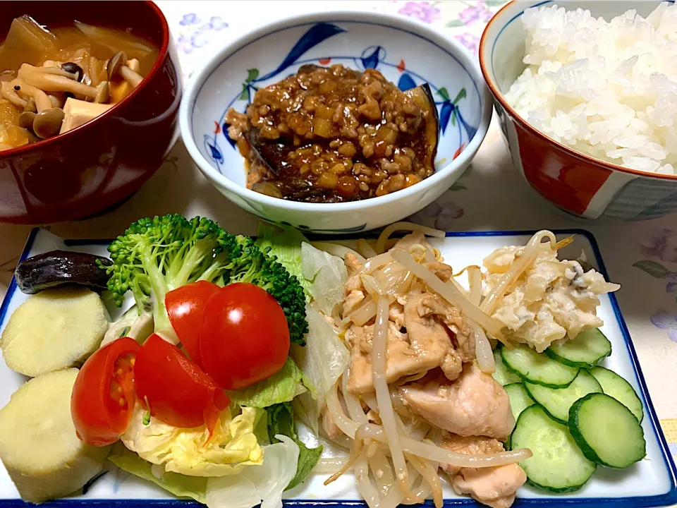 朝ごはん、茄子味噌炒め、もやし鶏ハムナムル|Isimura Hidekiさん