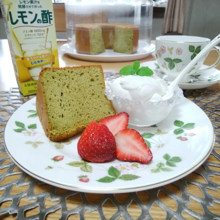 甘酒シフォンケーキ＆レモン酢入り生クリームを添えて|sakurakoさん