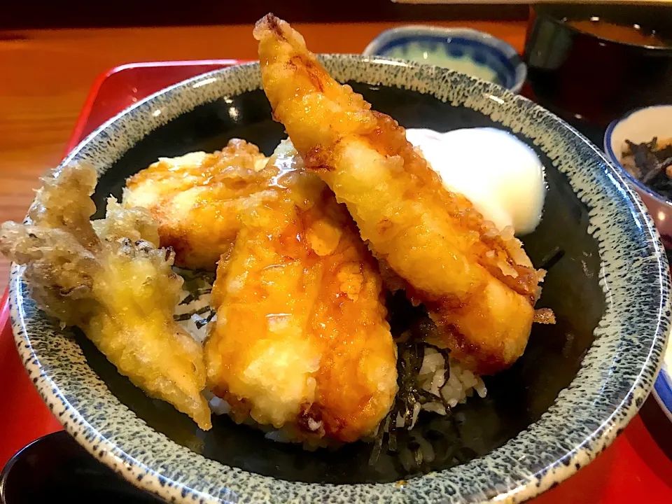 厚切りとり天丼　半熟卵のせ|なお🅿️さん