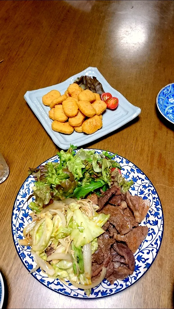 焼肉、ナゲット|Akiko Nakamotoさん