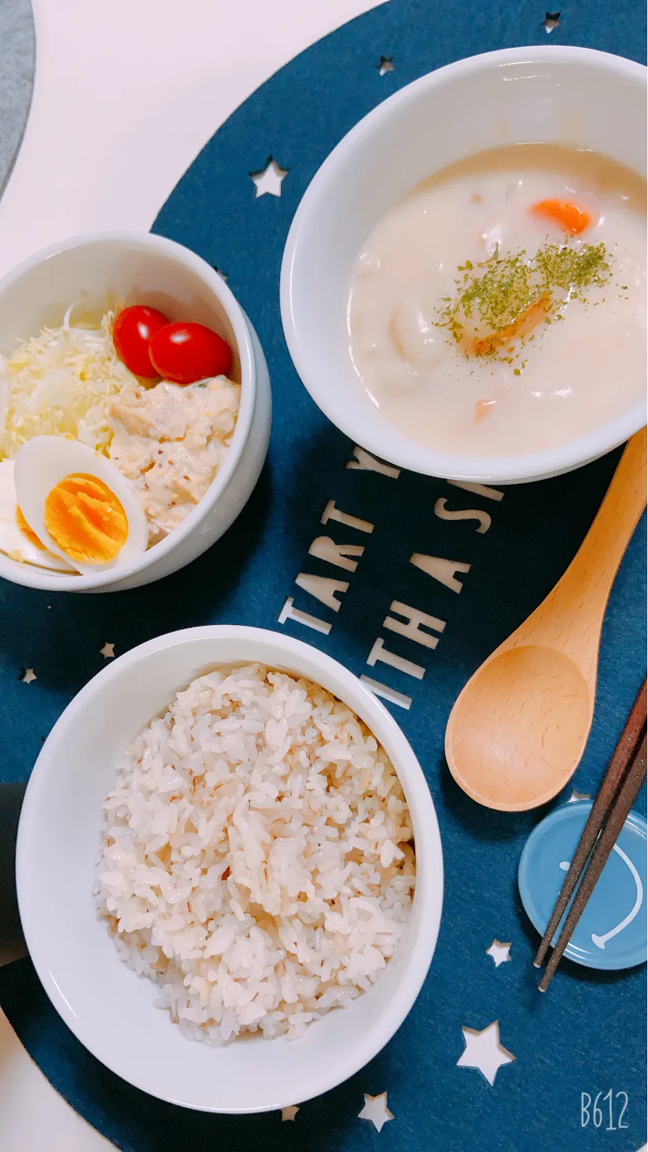 今日の晩御飯😋寒い日はシチュー🤩|ゆきさん