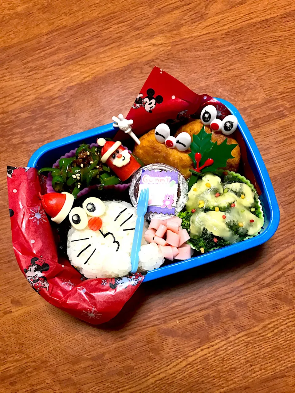 ドラえもんのクリスマス弁当♡|かなさん