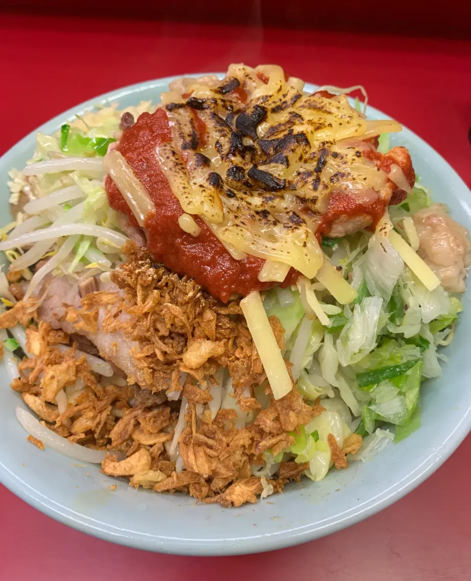 ラーメン二郎中山駅前店でトマト風焼きチーズねぎ汁なしを食べて来たよ🍜|NOMU'S キッチン🍳さん