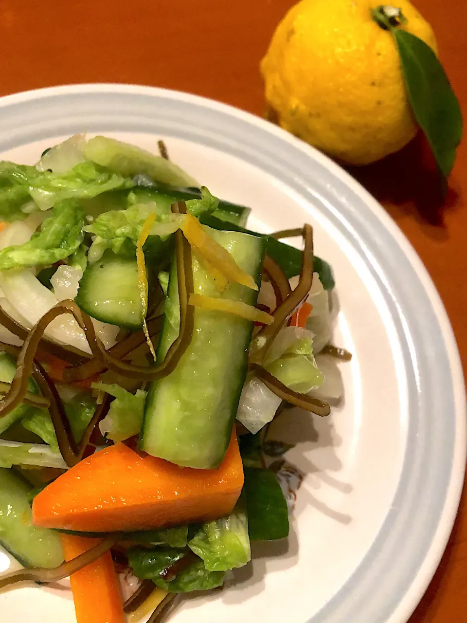 Snapdishの料理写真:ゆずと塩昆布のお漬け物🌸|Lilyさん