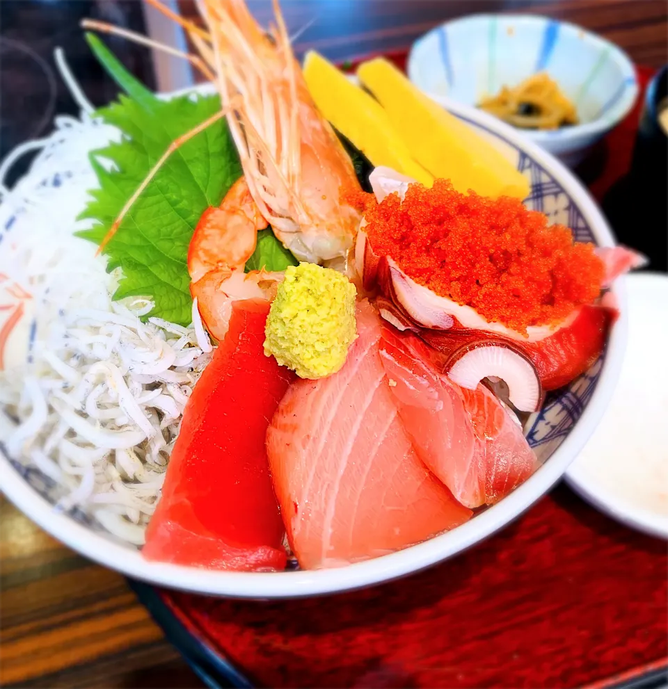 名取　梵天食堂でランチ。海鮮丼🐟|ちはるさん