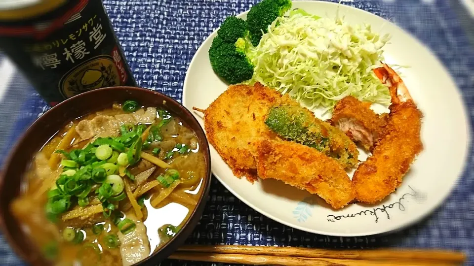 ★今夜の夕飯★
☆大女将のMIX揚げ物
(ｴﾋﾞﾌﾗｲ・豚カツ・玉葱・ｶﾎﾞﾁｬ・ﾋﾟｰﾏﾝ)
☆生姜入り豚汁
☆檸檬堂 鬼ﾚﾓﾝ|☆Chieco☆さん