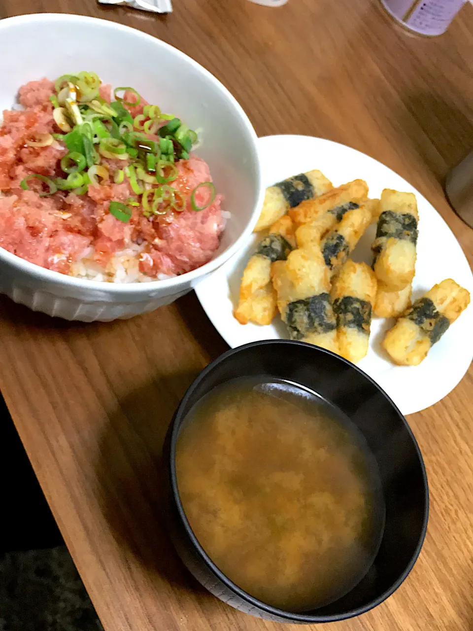 Snapdishの料理写真:ネギトロ丼、山芋短冊揚げ|aicooさん