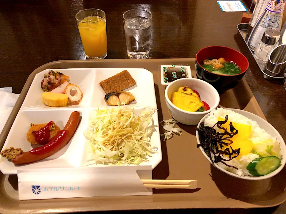 Snapdishの料理写真:ホテルの朝食😋|すかラインさん