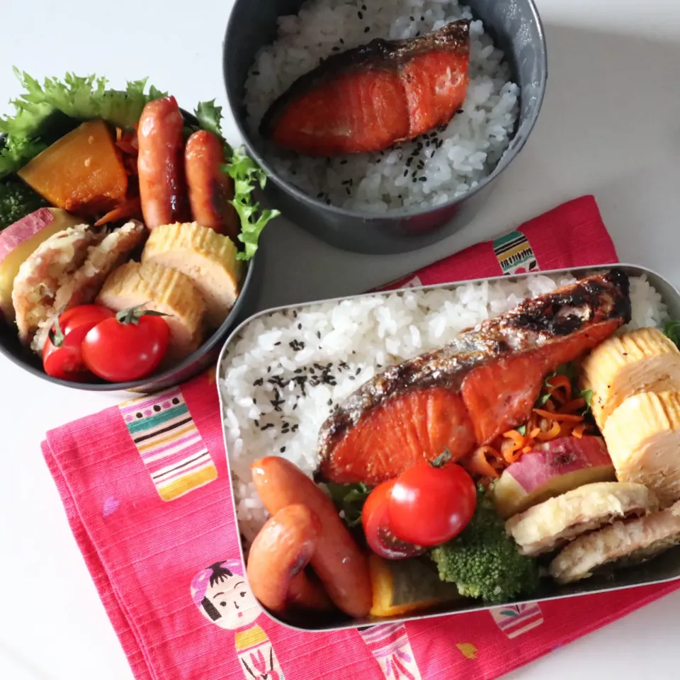 Snapdishの料理写真:中学生男子年子弁当🍱お弁当の王道塩鮭！|なかじー。さん