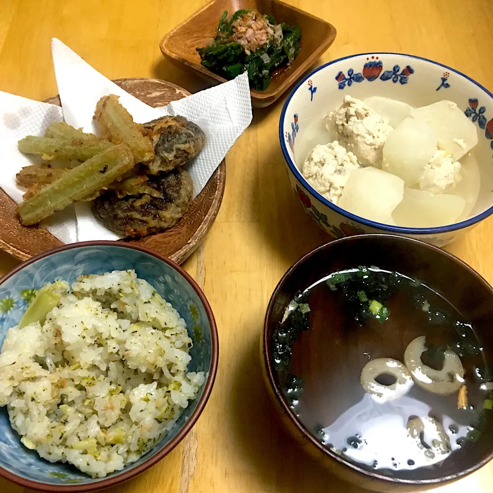 フキと椎茸の天ぷら、蕪と鶏つくねの煮物、ほうれん草のおひたし|のんさん