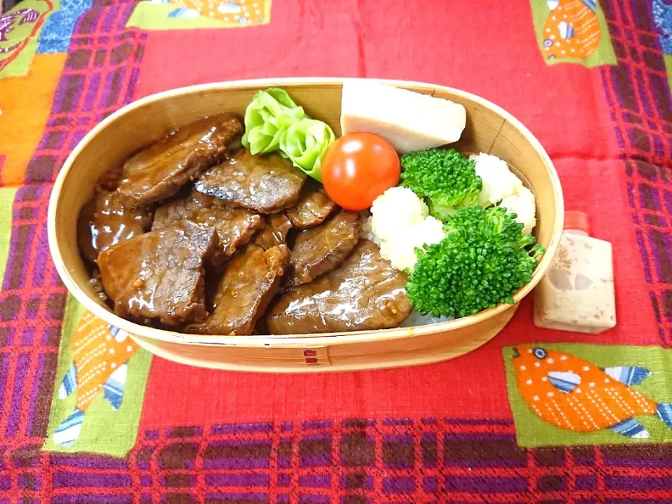 🍖焼肉弁当🍖

🐮焼肉(ｽﾃｰｷｿｰｽ味)
🌼高野豆腐煮物
🥬茹でキャベツ巻き巻き
🥦カリフラワｰ&ブロッコリｰ(ごまﾄﾞﾚ)
🍅プチトマト|クロ母さんさん