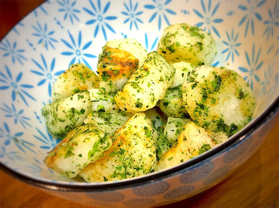 みき.∘♡⃝さんの料理 長芋の青のりバター⚘ ะ←酒がススムくん🍻|ちまさん