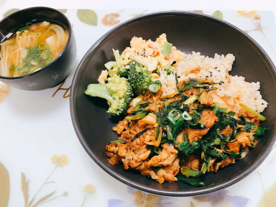 朝ごはん🍴豚キムチ丼|y.さん