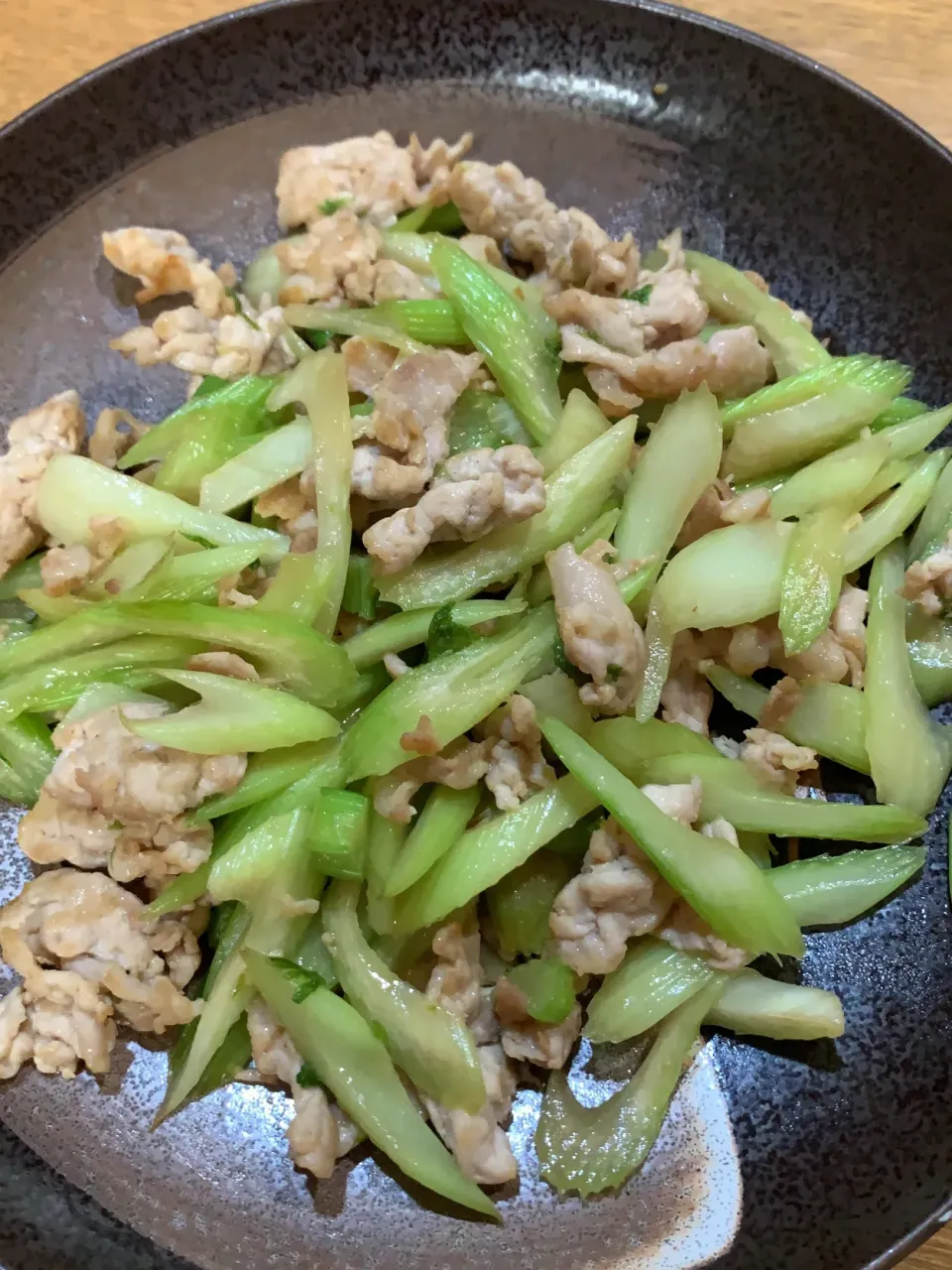 Snapdishの料理写真:豚肉とセロリの炒め物|みみりんさん