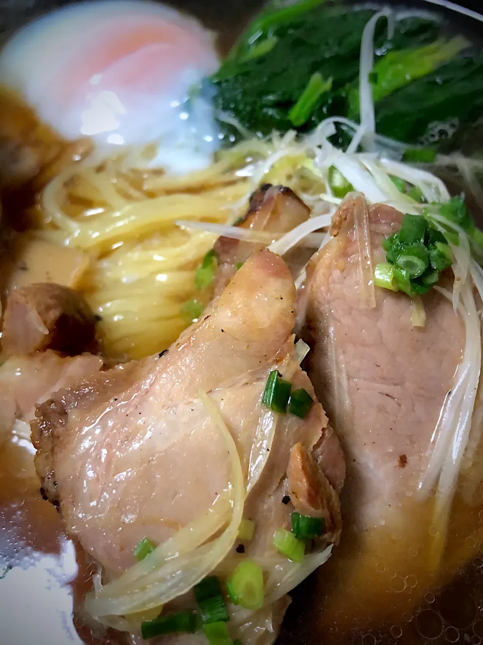 鶏ガラ醤油ラーメン 厚切り焼豚入り|ミウトおかんさん