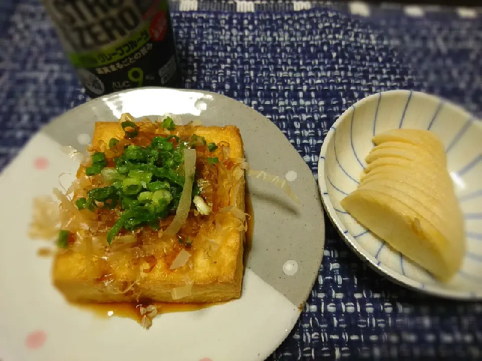 Snapdishの料理写真:★今夜の晩酌★
☆厚揚げ  めんつゆとおろし生姜
☆大根の糠漬け
☆strongzero ｸﾞﾚﾌﾙ|☆Chieco☆さん