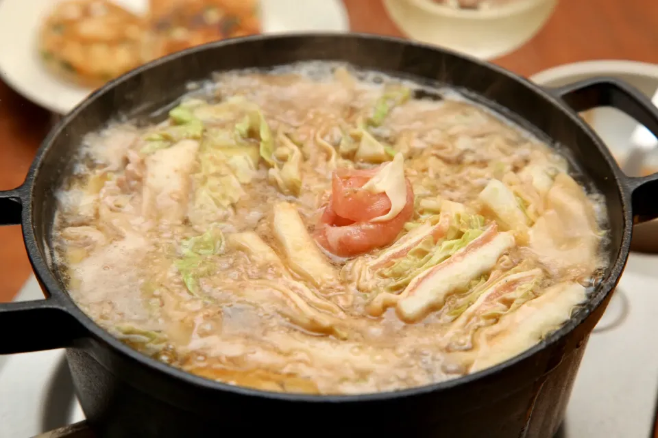 白菜と餃子の皮でミルフィーユ鍋|マユマユさん