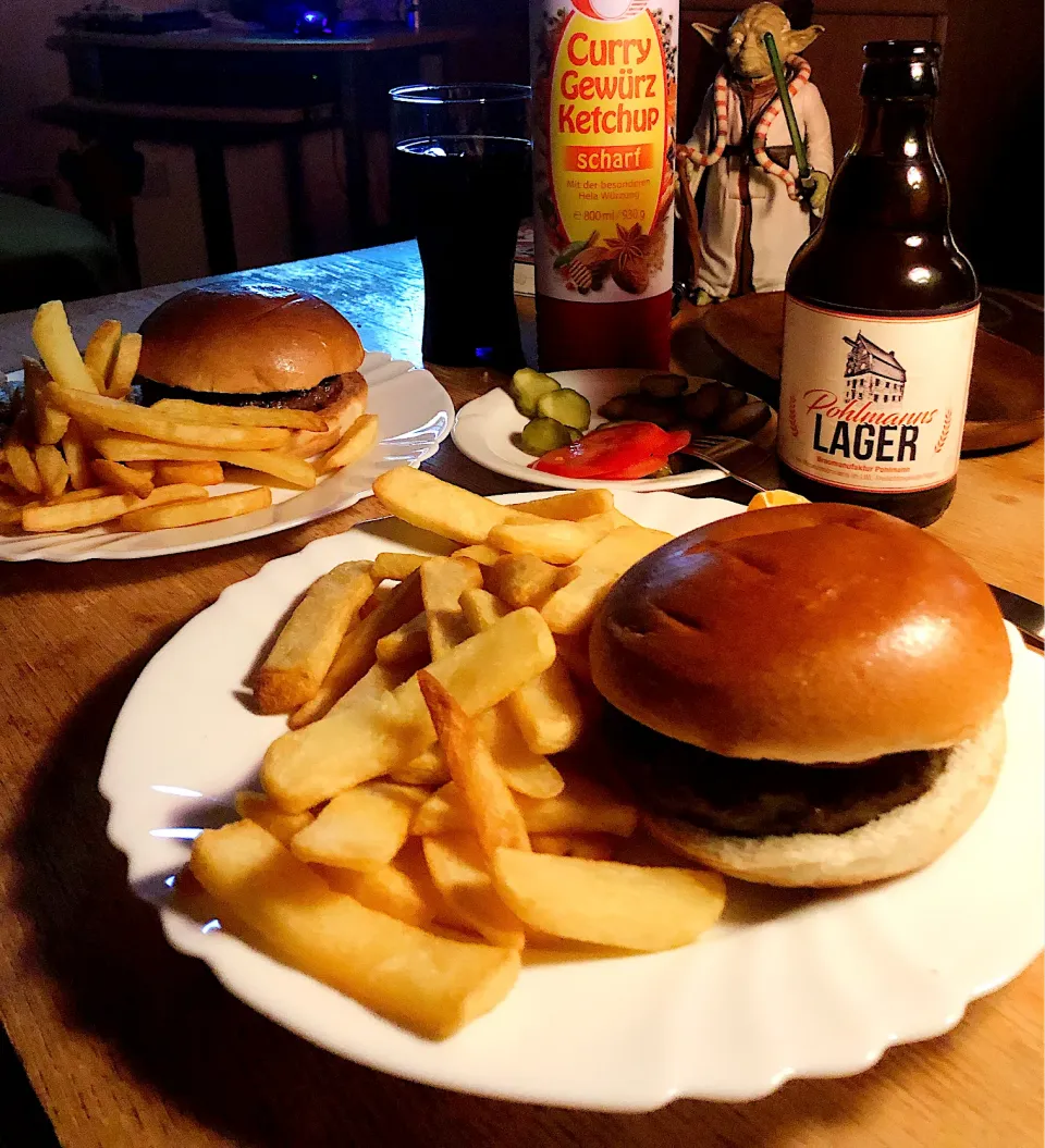 Home made burgers with German beers.😋|SPJWUさん