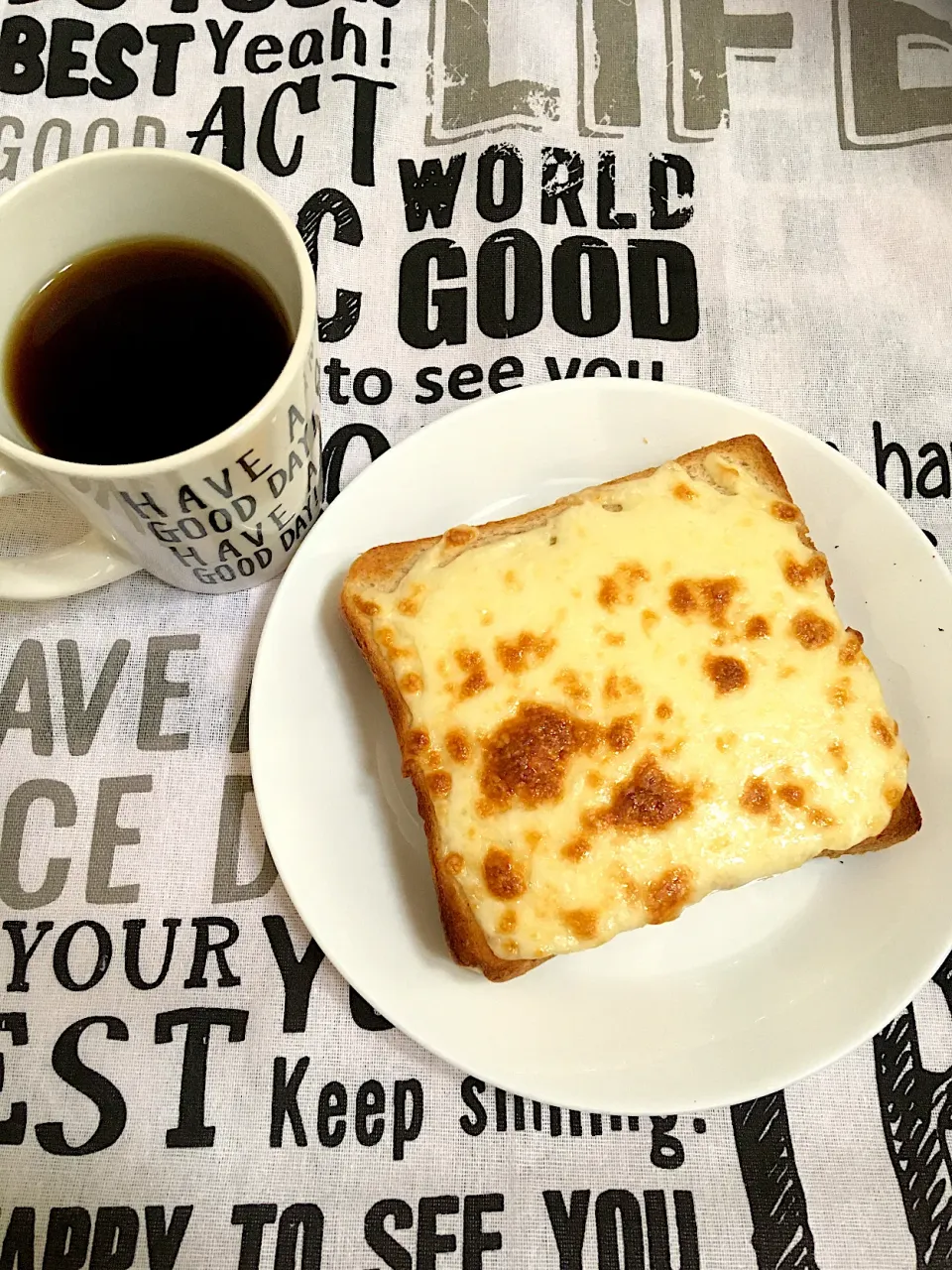 #チーズ #トースト 焼き過ぎたと思ったら美味しそうな焼き目🙆‍♀️👍✨|R-Kさん