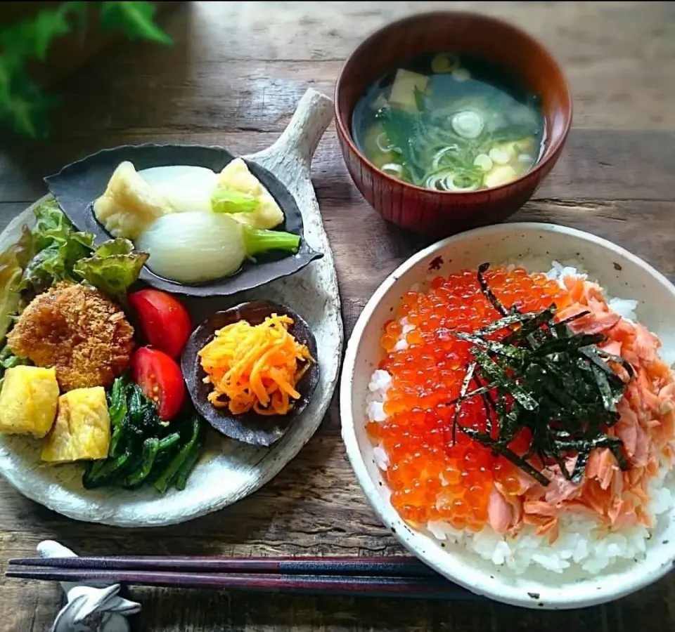 相方 朝ご飯🍚

相方は基本 米食なお人
朝パンは食べないので
必然的に別の朝食を作っています。|Keitoさん