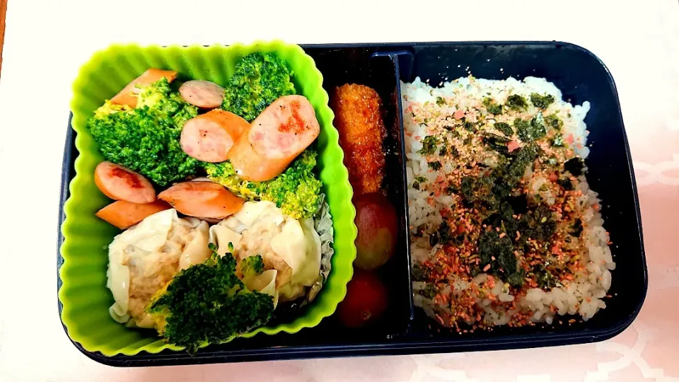 ブロッコリーとウインナーの炒め物❤️旦那さんお弁当🎵😊|かおるcitronさん