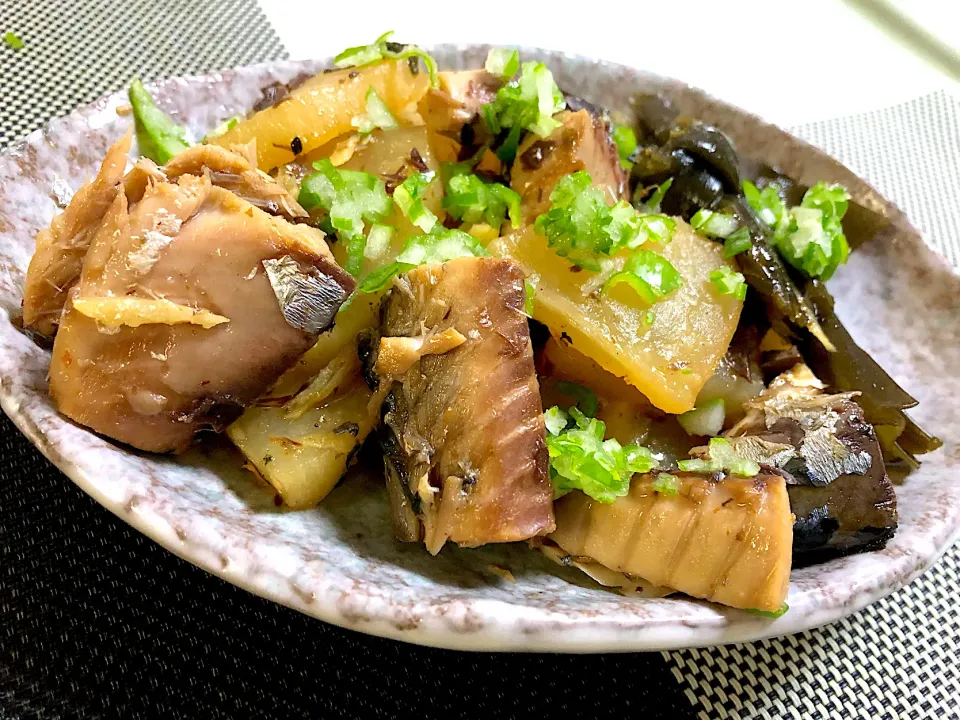 teruyoさんの料理 鯖の水煮缶で鯖大根🍴|ぽっちさん