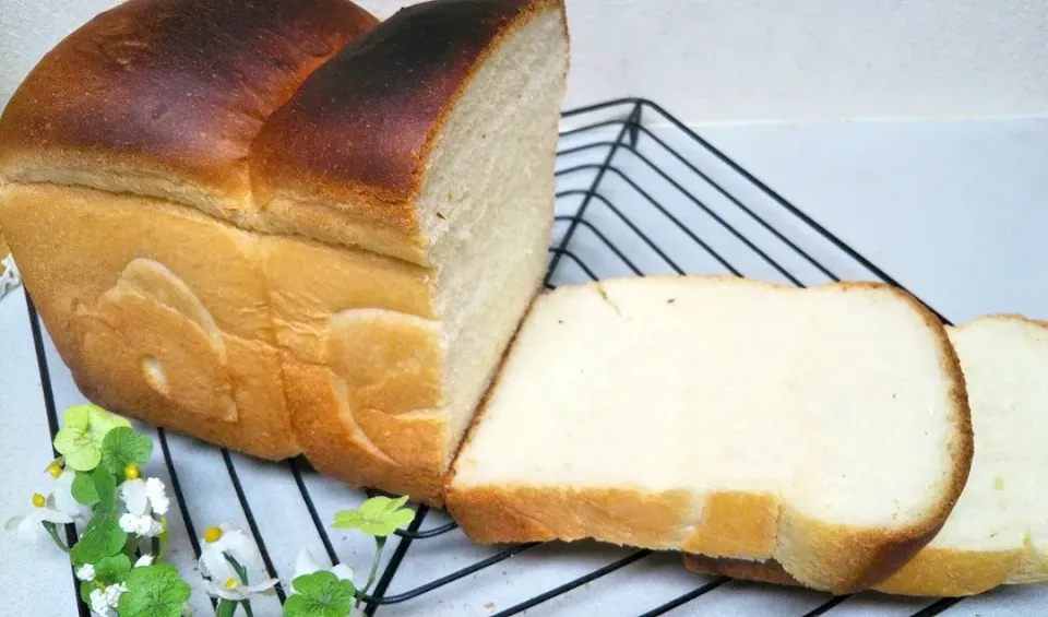 甘酒酵母＆甘酒の素で山食🍞|りえぞ～さん