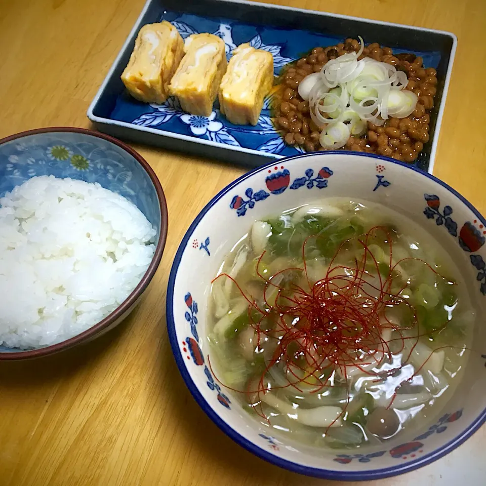 Snapdishの料理写真:だし巻き、具沢山のあんかけジンジャースープ、納豆のラー油あえ|のんさん