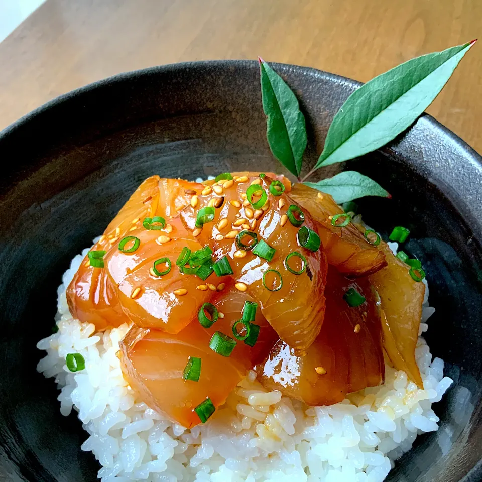 Snapdishの料理写真:シマアジの漬け丼|9421beruさん