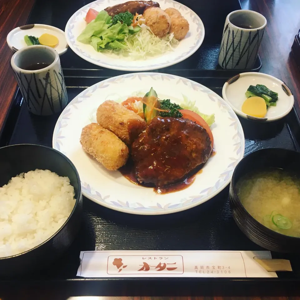 カニクリームコロッケ＆ハンバーグ定食💛|leeさん