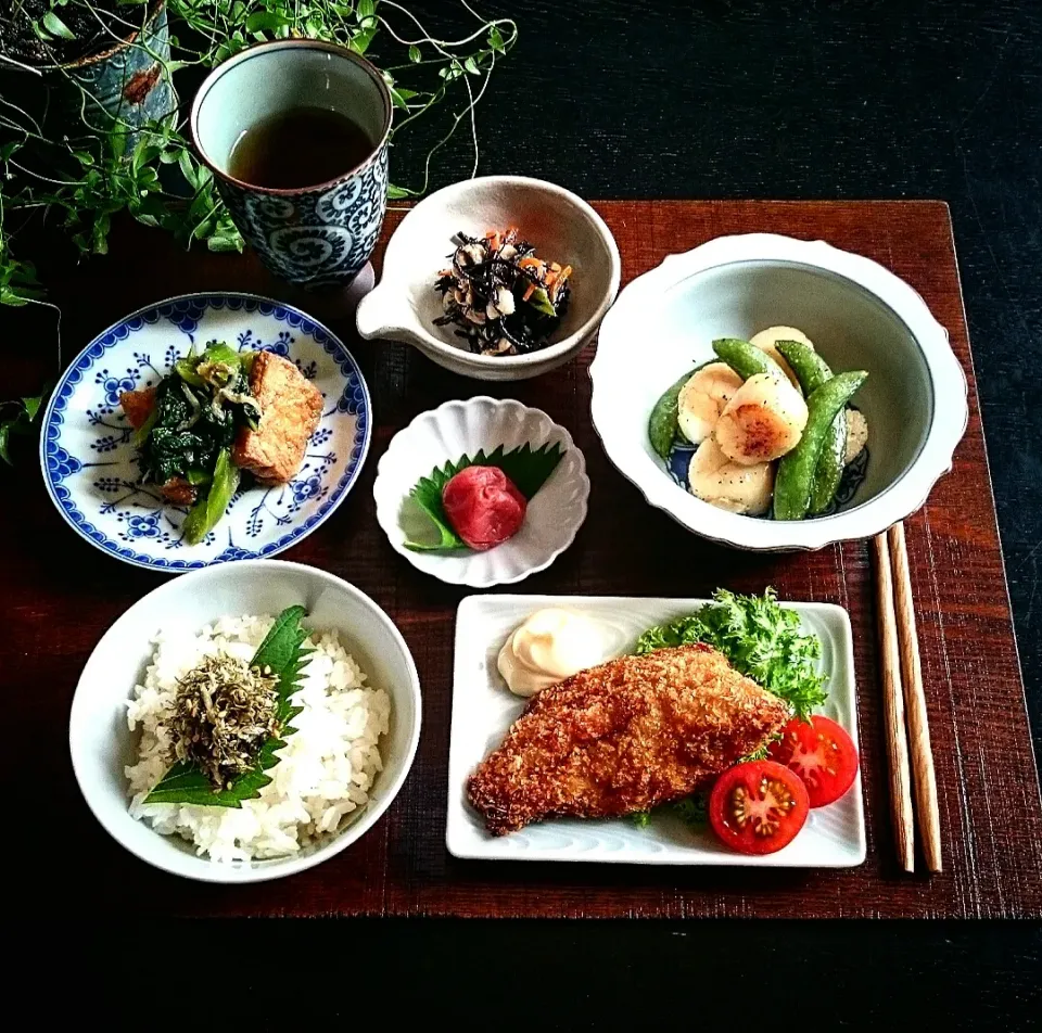 Snapdishの料理写真:鯵フライとカツオ菜のじゃこ炒めおうちランチ🎶|瑞さん