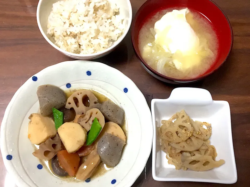 筑前煮風 れんこんきんぴら キャベツと落とし玉子の味噌汁|おさむん17さん