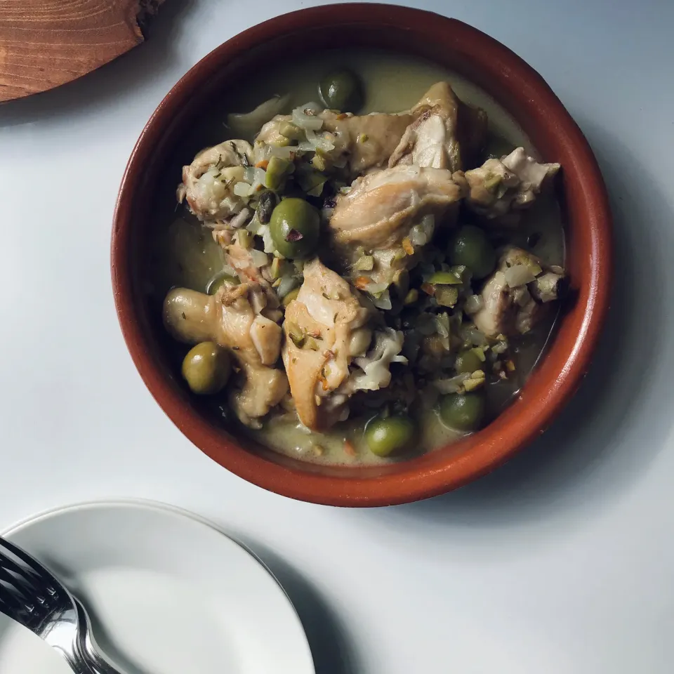 やまださんの料理 鶏肉のグリーンオリーブ煮|やまださん