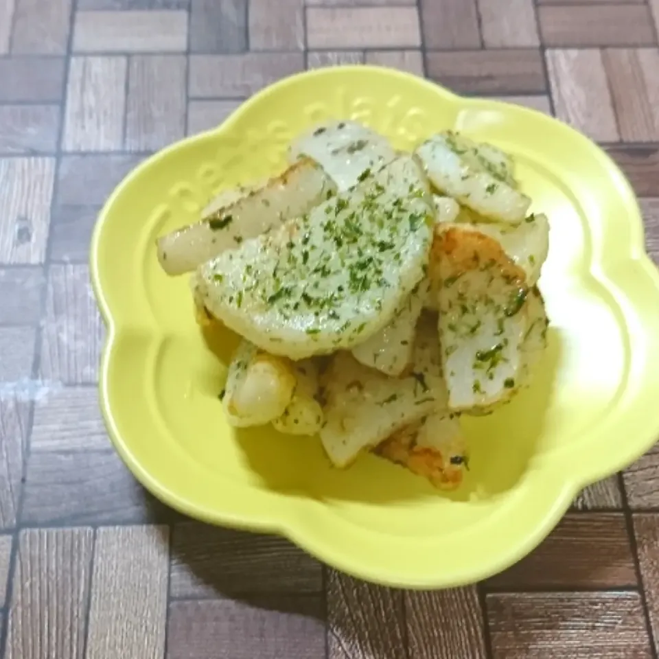 Snapdishの料理写真:みき.∘♡⃝さんの料理 長芋の青のりバター⚘ ะ|fumi ◡̈⋆さん