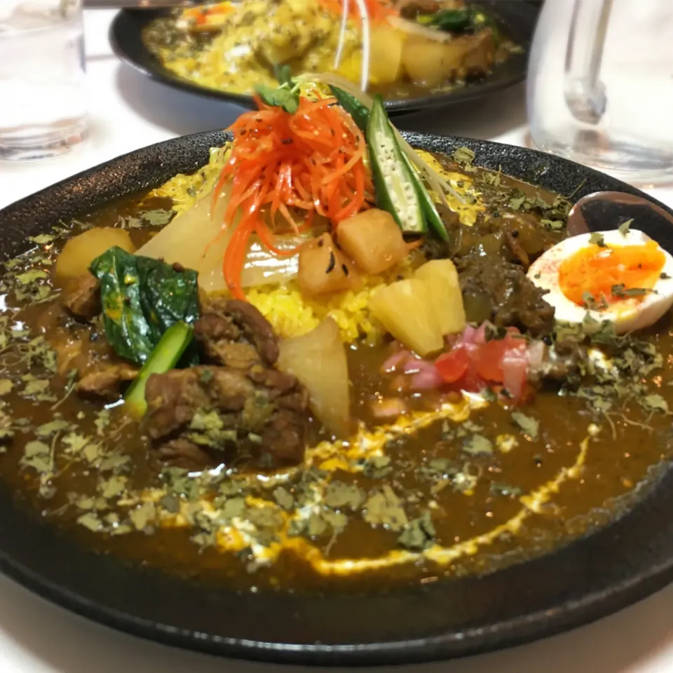 Snapdishの料理写真:マサラチキン・豚バラ大根・海老のクリーミーマスタードの三つ巴カレー#スパイスの奥深き世界#関西スパイスカレー🥄#outfocus|七海さん