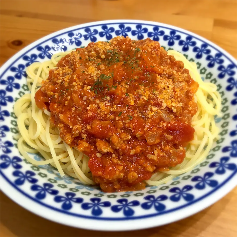 Snapdishの料理写真:たっぷりミートソースパスタ|はらぺこ青虫さん